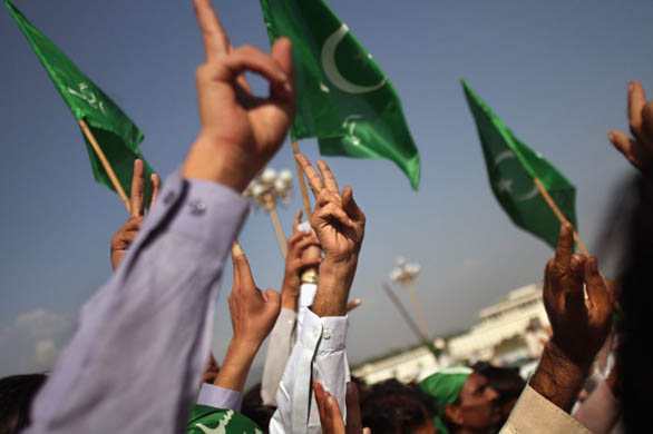 Counting begins in Pakistan