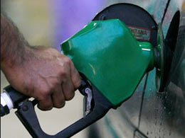 Petrol prices might fall by Rs 1.5 per litre on Wednesday