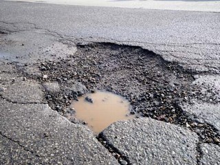 Bangalore’s Queen Road full of potholes