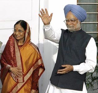 Prime Minister Manmohan Singh And President Pratibha Patil