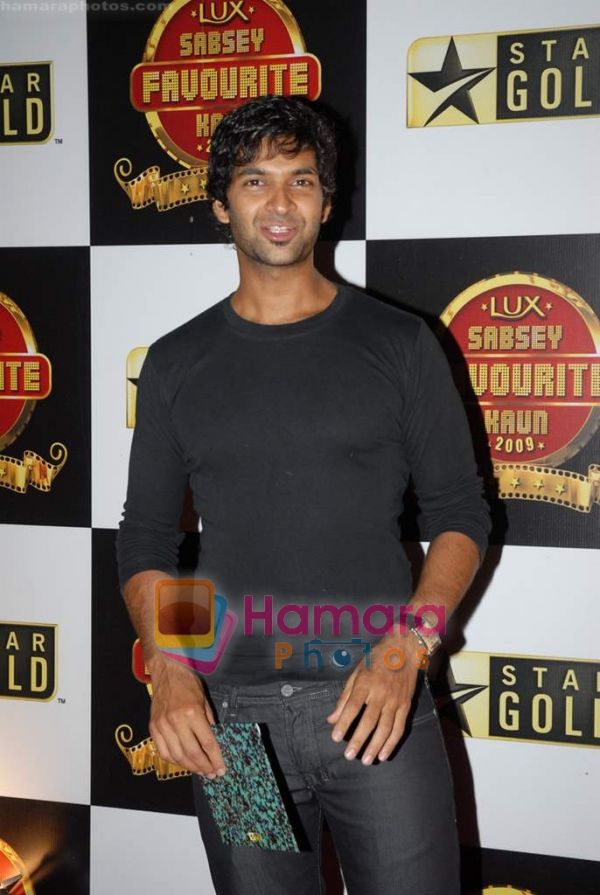 Purab Kohli All Set to Return On Small Screen With A Bang! 