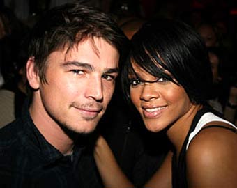 Rihanna dating aspiring R&B singer?