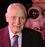 German rocket scientist Konrad Dannenberg dies at 96 