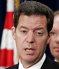 US senator alleges China plans to spy on foreigners 