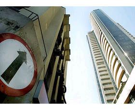 Manmohan Singh’s remark lifts market, Sensex crosses 18k mark