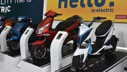 Higher incentives on electric 2-wheelers will shrink price gap with ICE vehicles: ICRA
