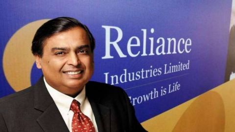 CLSA Maintains Buy for Reliance Industries with Target above INR 2000