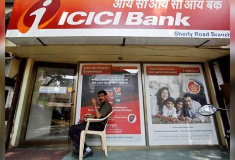 Banking Stocks Pull Indian Markets Down