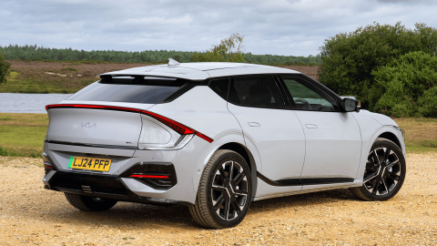 Kia Unveils Upgraded EV6 Electric SUV at Bharat Mobility Global Expo 2025