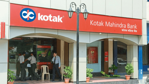 Kotak Mahindra Bank, Jio Financial Services, UltraTech Cement Share Price Jumps as Markets Witness Small Recovery