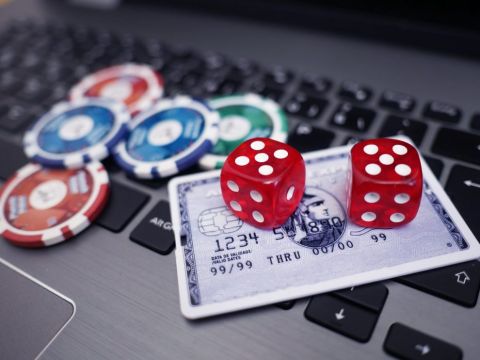 Online Casinos Gain Market Share as Land-based Casinos Suffer from Lockdowns