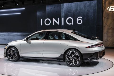 Hyundai announces attractive incentive for Ioniq lineup, posing touch challenge to Model 3