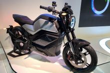 Niu’s RQi electric motorcycle sparks excitement as it hits Europe