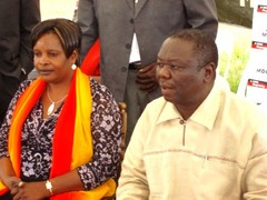 Zimbabwean Prime Minister's wife killed in car crash 