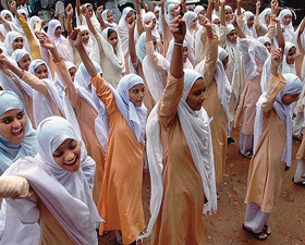 Muslim clerics support fatwa on 'Vande Mataram'